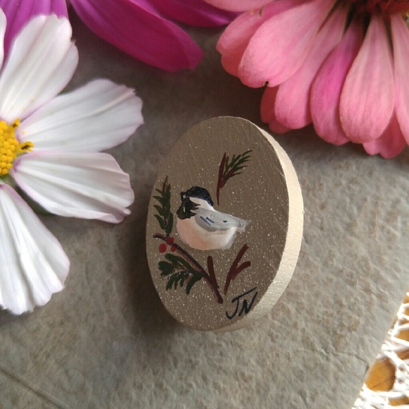 Winter Chickadee brooch pin painted wood Christmas bird - Picture 3 of 4